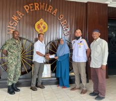 Penyerahan Wang Khairat Kematian Black Hackle Club kepada Balu Allahyarham Mej Anwar bin Abu Bakar